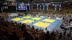 Widok Na Pełną Emocji Arenę Sportową W Gdyni Podczas Walk Turniejowych