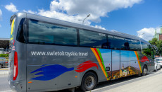 Turyści wygodnie i szybko dotrą na Święty Krzyż. Ruszają turystyczne, wakacyjne połączenia autobusowe