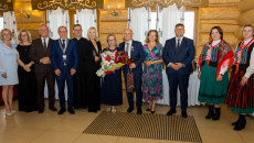 Złote Gody w Nowej Słupi. Marszałek Renata Janik uhonorowała jubilatów