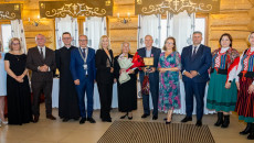 Złote Gody w Nowej Słupi. Marszałek Renata Janik uhonorowała jubilatów