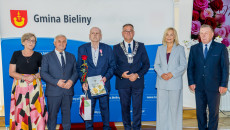 Uroczystość wręczenia Medali za Długoletnie Pożycie Małżeńskie z udziałem marszałek województwa świętokrzyskiego Renaty Janik