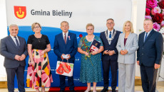 Uroczystość wręczenia Medali za Długoletnie Pożycie Małżeńskie z udziałem marszałek województwa świętokrzyskiego Renaty Janik