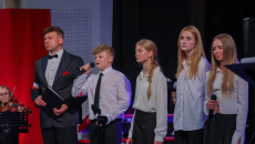 Pełen wzruszeń Koncert Patriotyczny „Piosenki z Barykady” w 82. rocznicę Powstania Warszawskiego