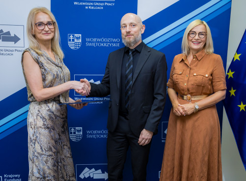 Podpisanie porozumienia o współpracy pomiędzy Wojewódzkim Urzędem Pracy w Kielcach a NSK Bearings Polska S.A.